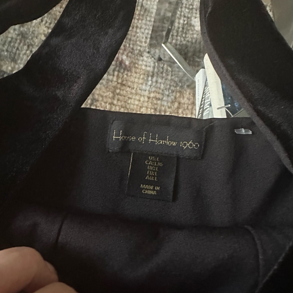 House of Harlow 1960 Elegant Black Velvet Top - Picture 5 of 5
